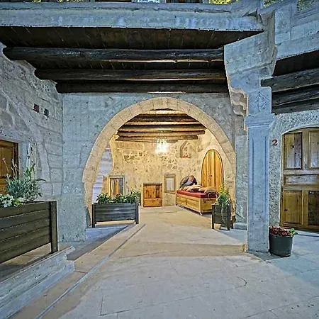 Hotel Vigneron Cave