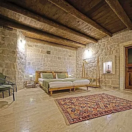 Vigneron Cave 5*
