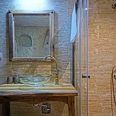 Hotel Vigneron Cave